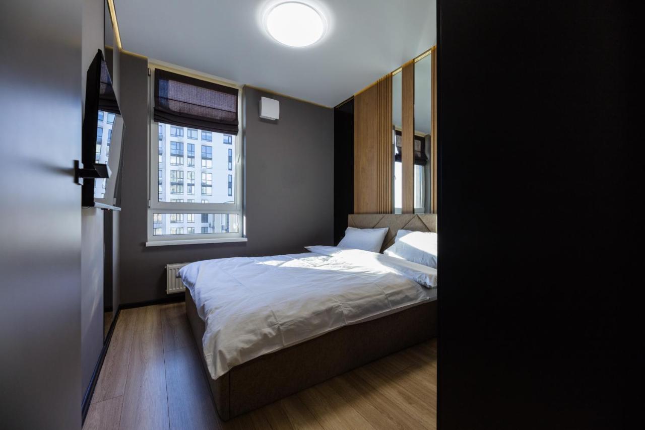 Fayna Town - Loft Black - Nyvky เคียฟ ภายนอก รูปภาพ